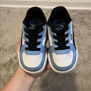 Puma Kids Sneakers 6C in Blue and White